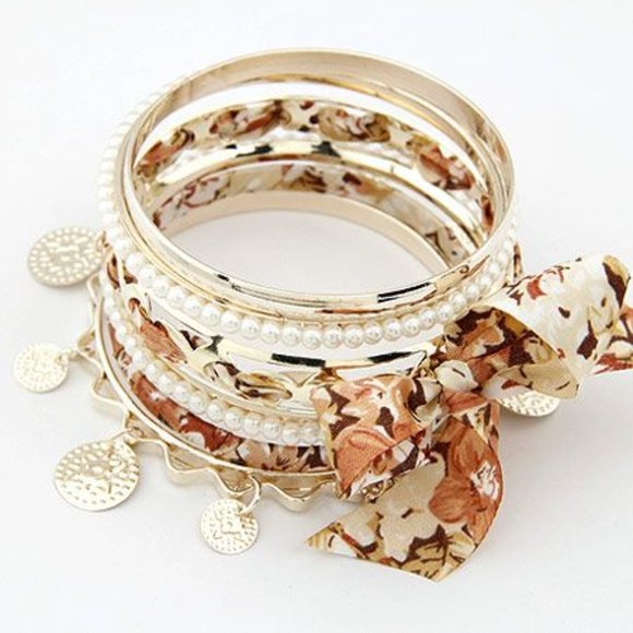 Elegant Bowknot Beads Multilayered Bangle - Picture 1 of 1
